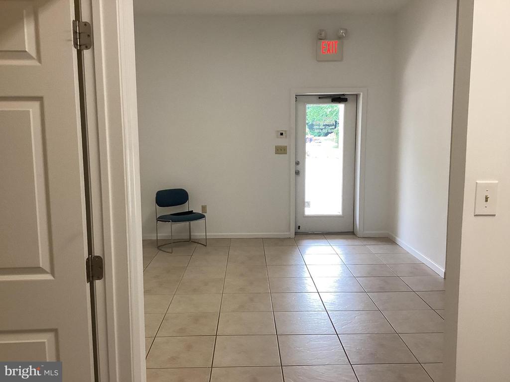 550 BRIDGETON PIKE 2