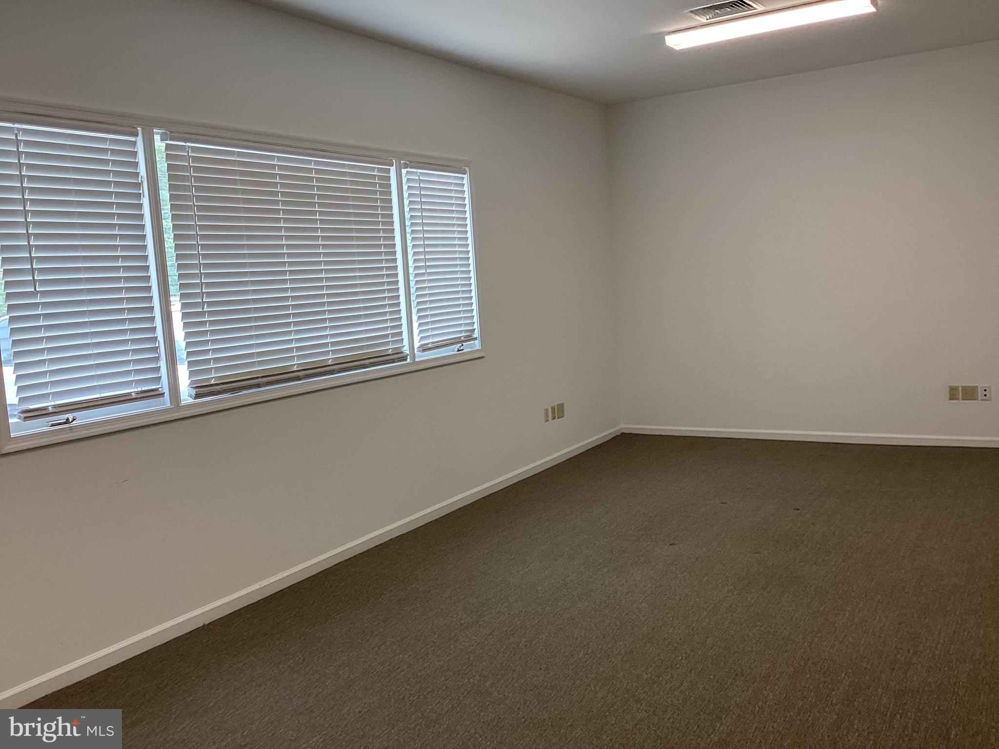 550 BRIDGETON PIKE 2