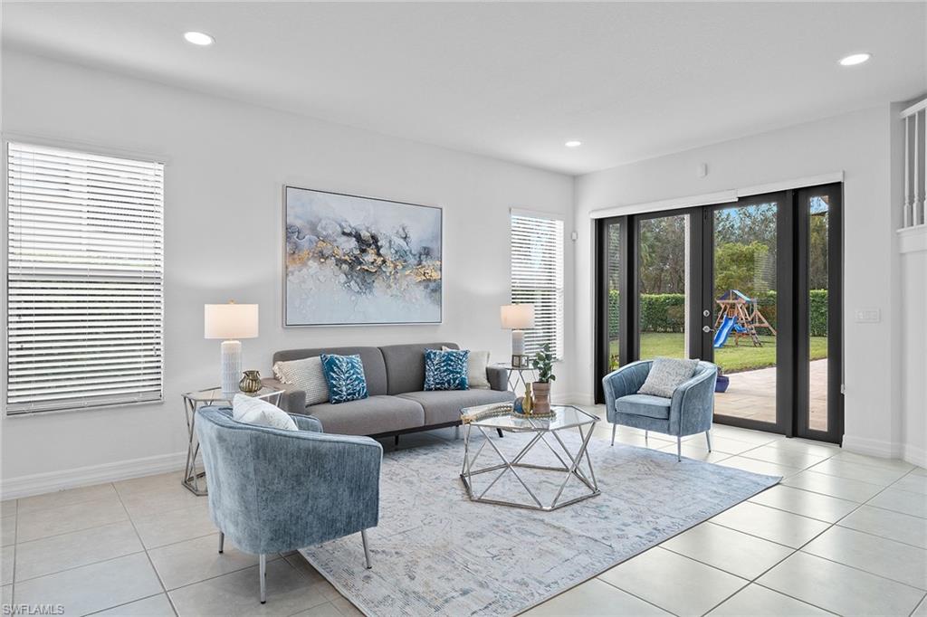 3279 Pacific DR
