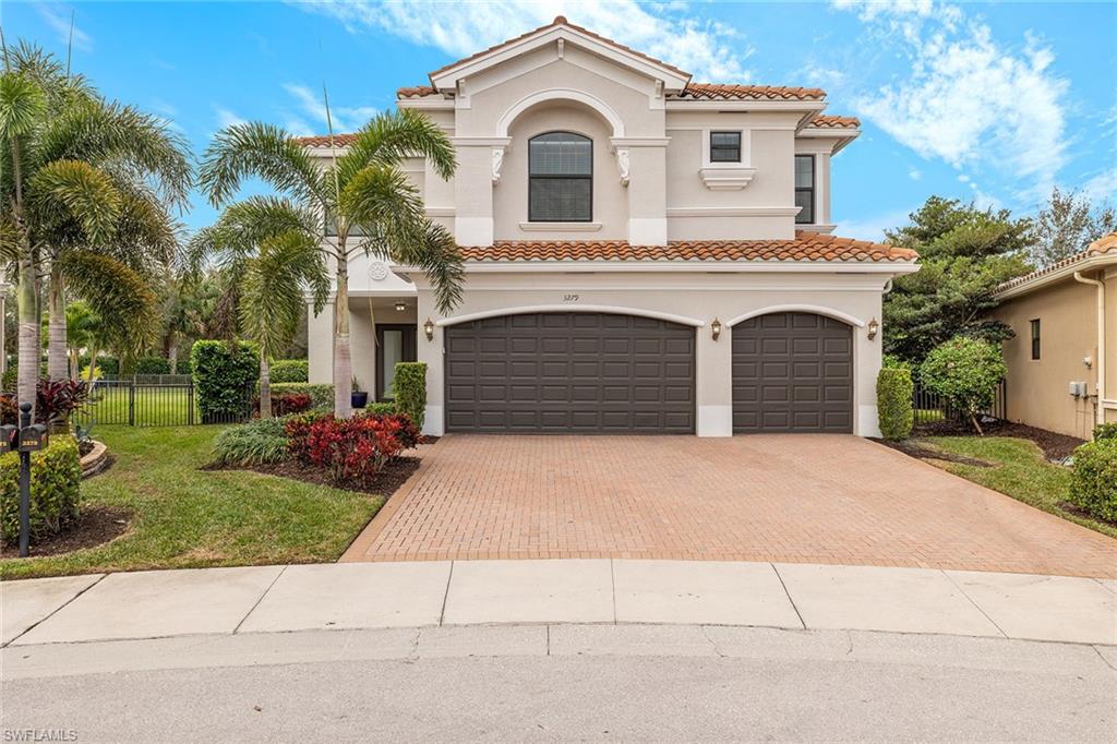 3279 Pacific DR