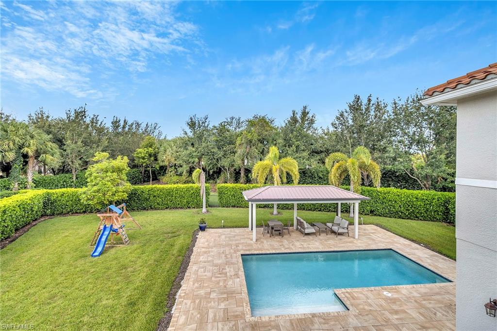 3279 Pacific DR