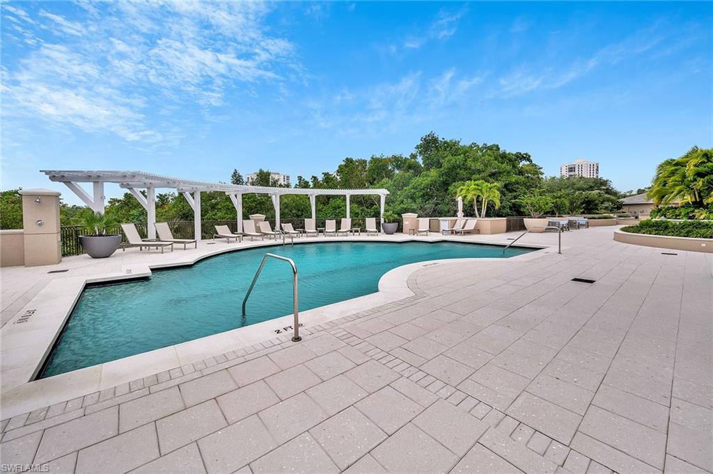 8960 Bay Colony DR # 104
