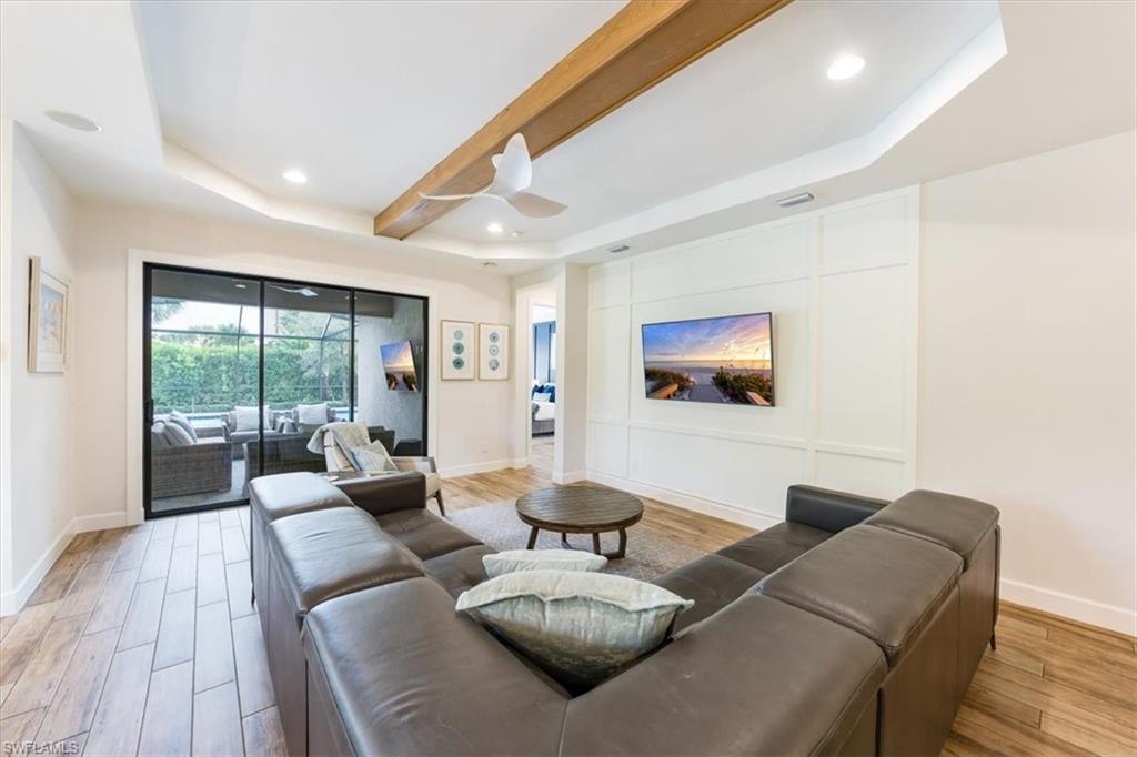 9423 Terresina DR