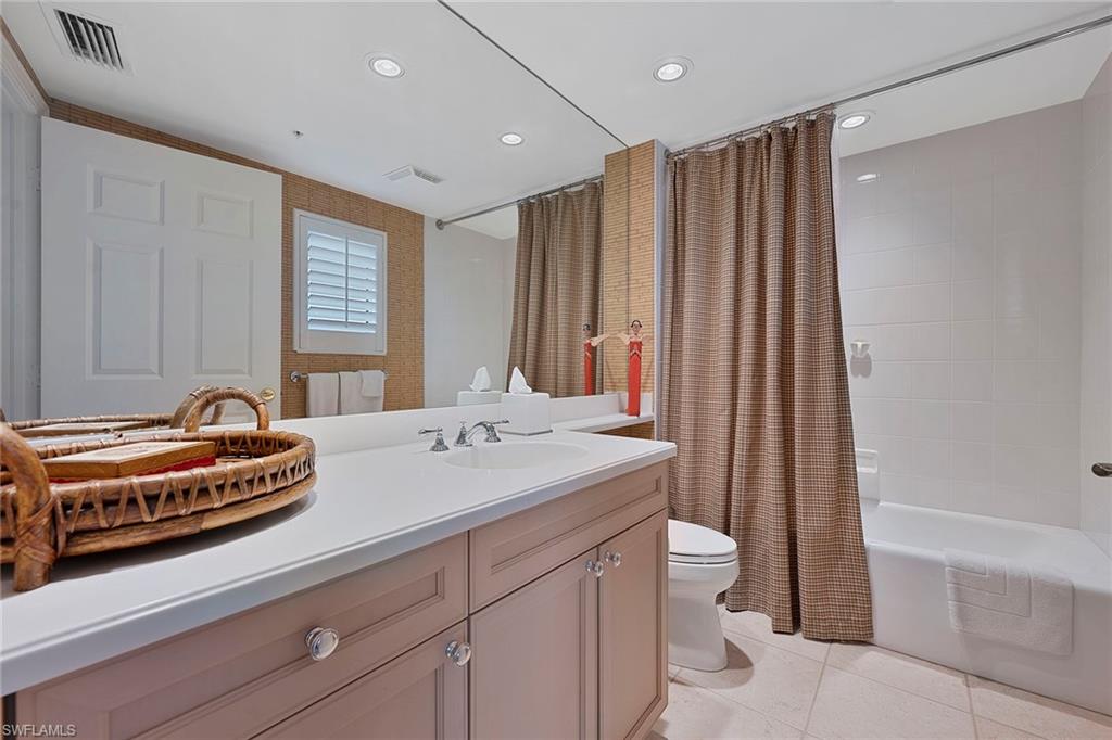 7575 Pelican Bay BLVD # 902