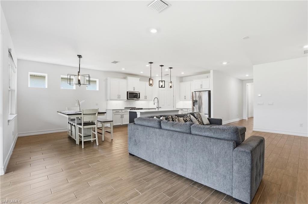 28032 Captiva Shell LOOP