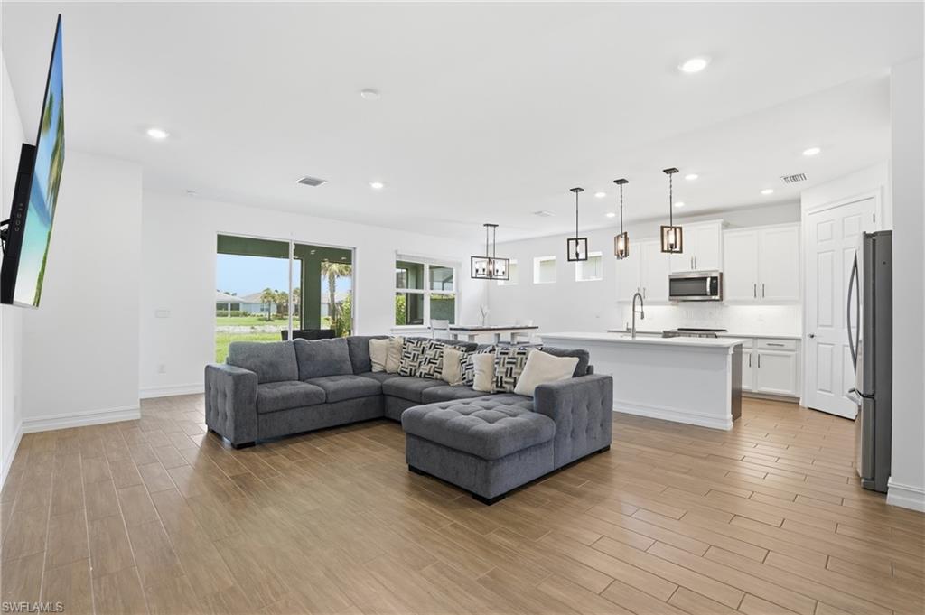 28032 Captiva Shell LOOP