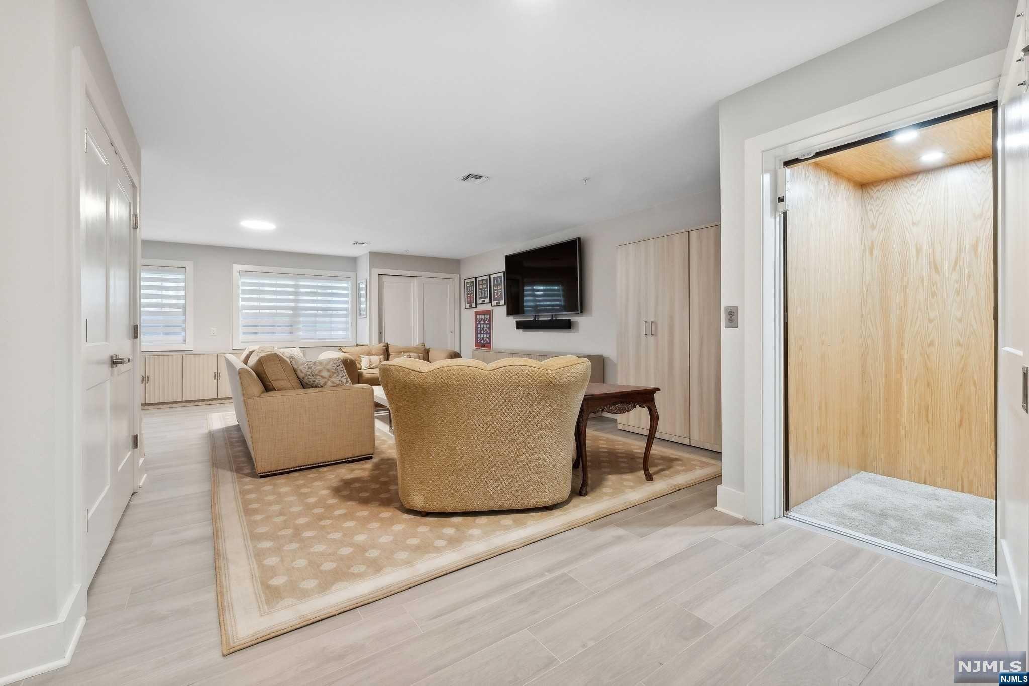 804 Opus Way