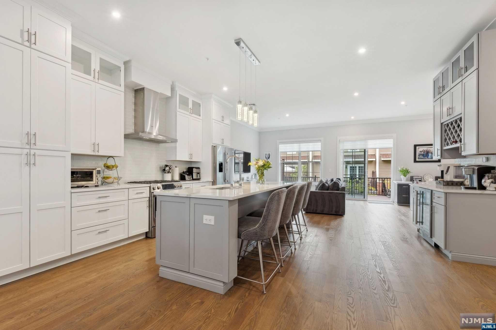 804 Opus Way