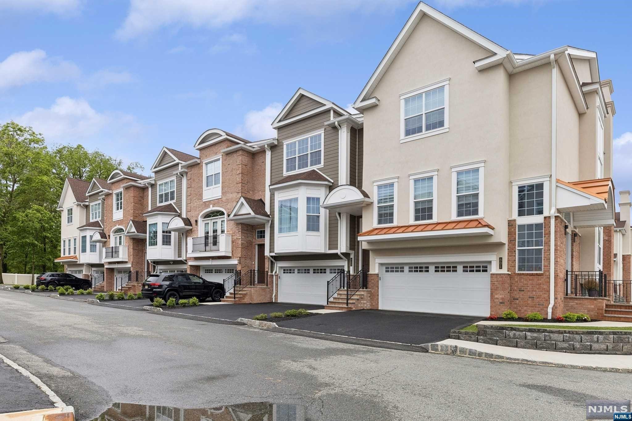 804 Opus Way