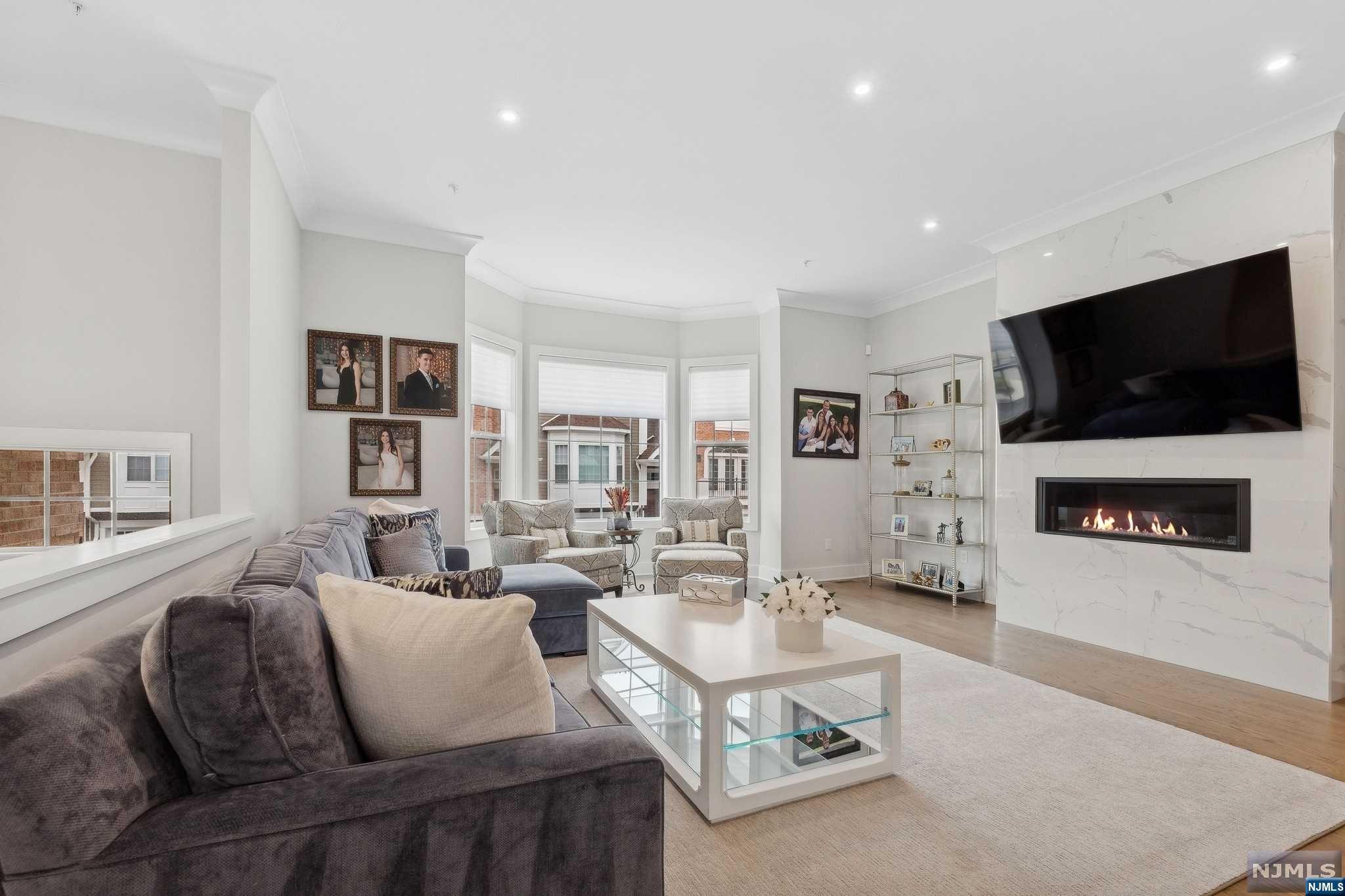 804 Opus Way