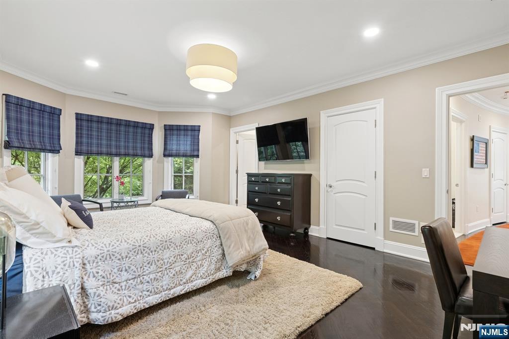 511 Bellaire Drive E1