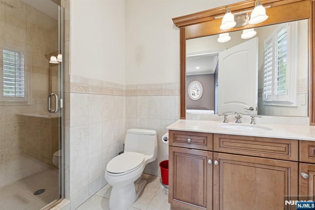 511 Bellaire Drive E1
