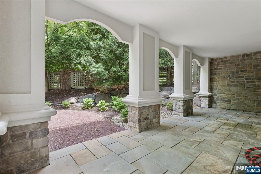511 Bellaire Drive E1