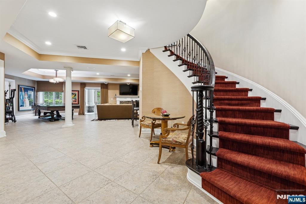 511 Bellaire Drive E1
