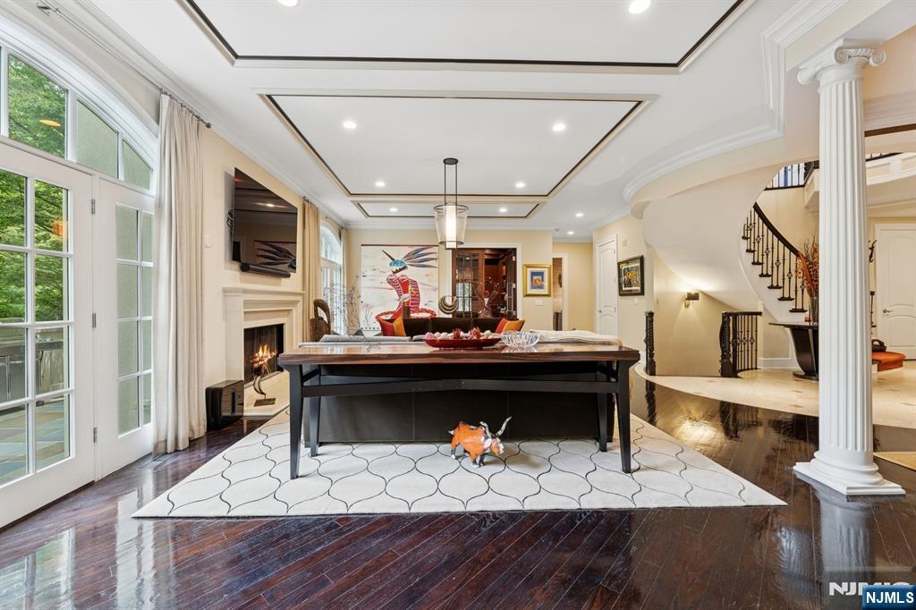 511 Bellaire Drive E1