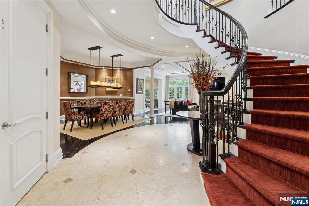 511 Bellaire Drive E1