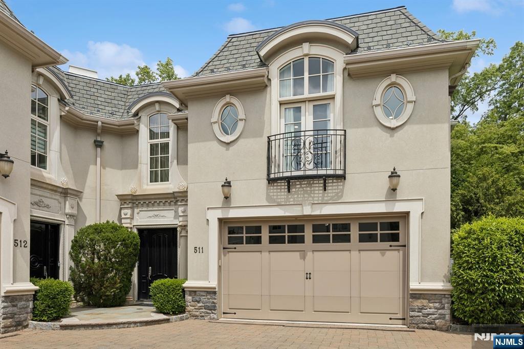 511 Bellaire Drive E1