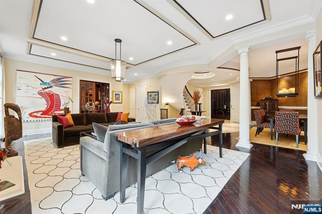 511 Bellaire Drive E1