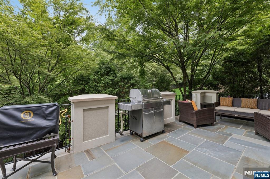 511 Bellaire Drive E1
