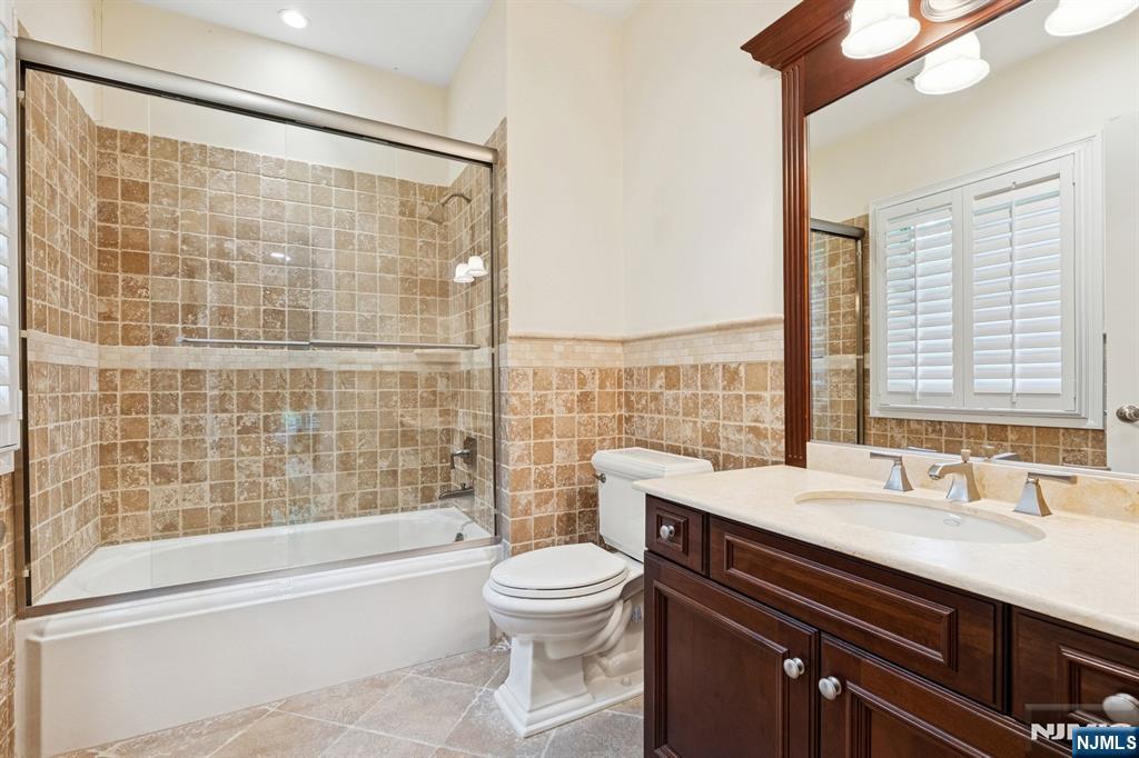 511 Bellaire Drive E1