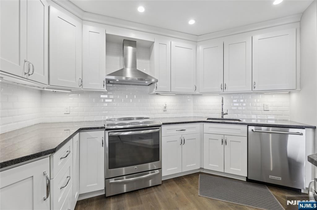 100 Carlyle Drive C09E