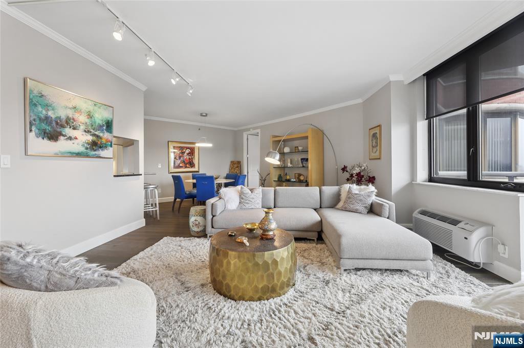 100 Carlyle Drive C09E