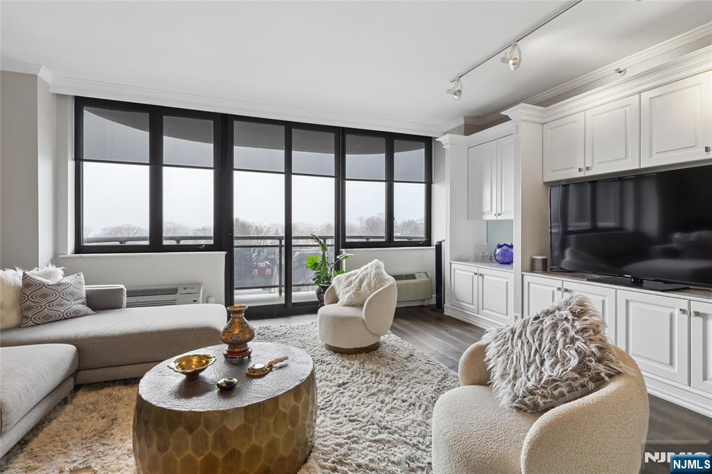 100 Carlyle Drive C09E