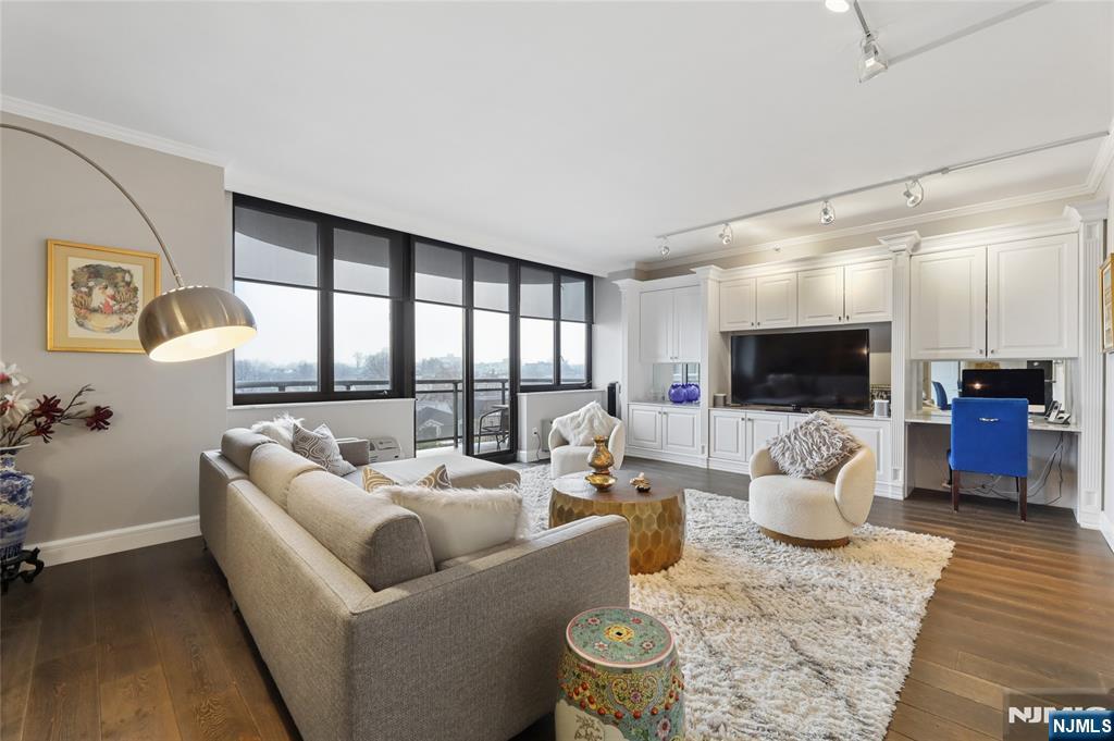 100 Carlyle Drive C09E