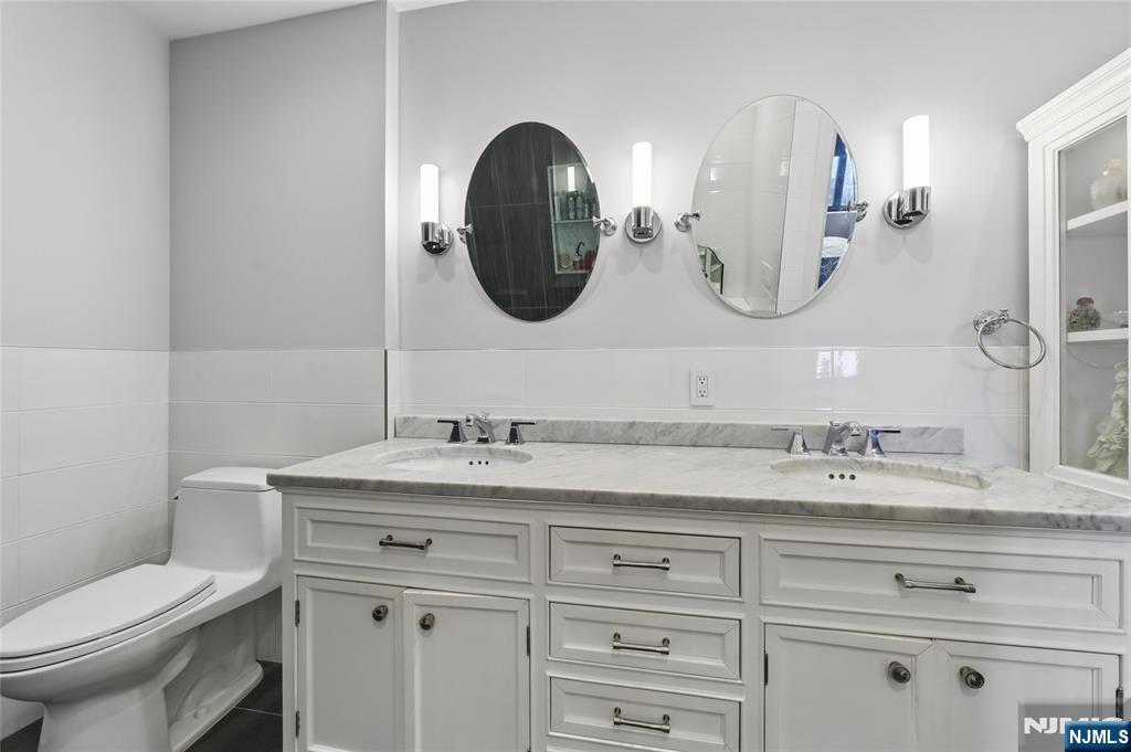 100 Carlyle Drive C09E