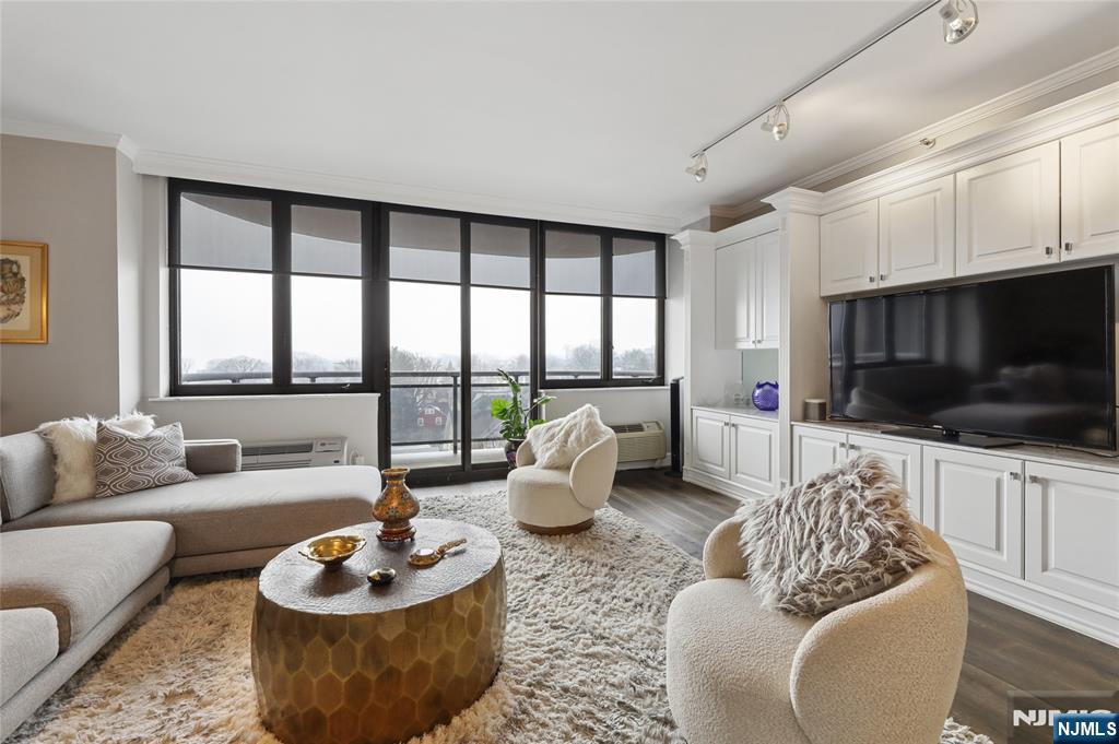 100 Carlyle Drive C09E