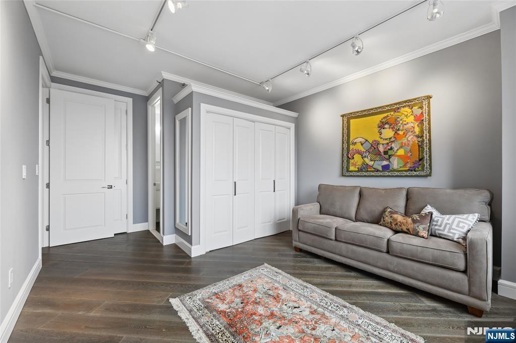 100 Carlyle Drive C09E