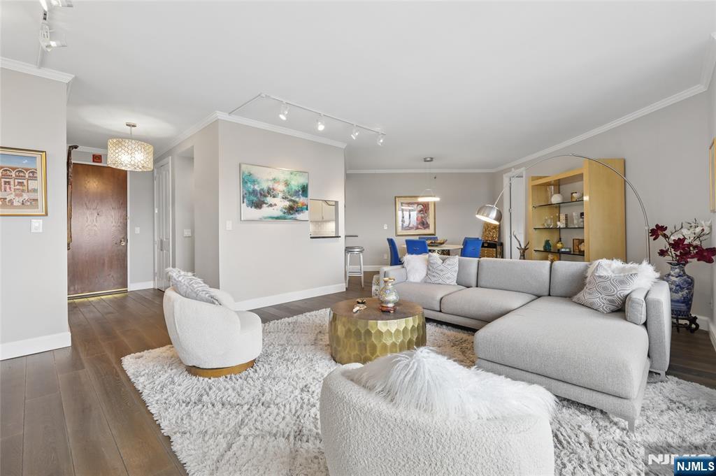 100 Carlyle Drive C09E