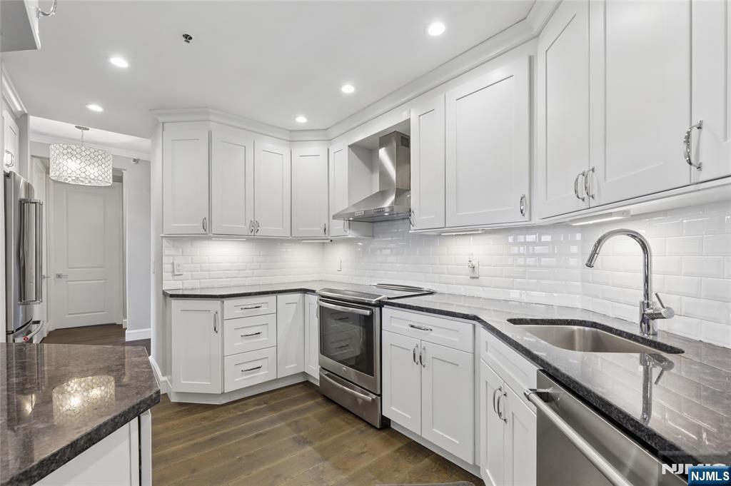 100 Carlyle Drive C09E