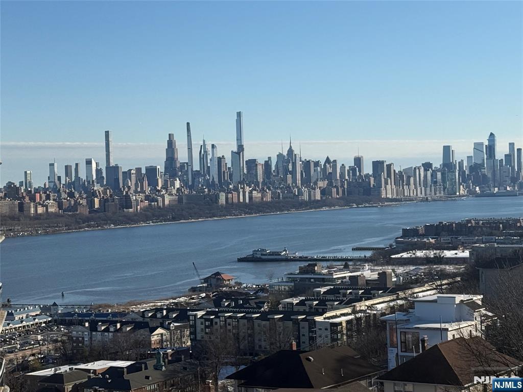 100 Carlyle Drive C09E