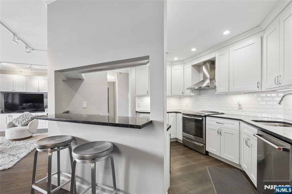 100 Carlyle Drive C09E