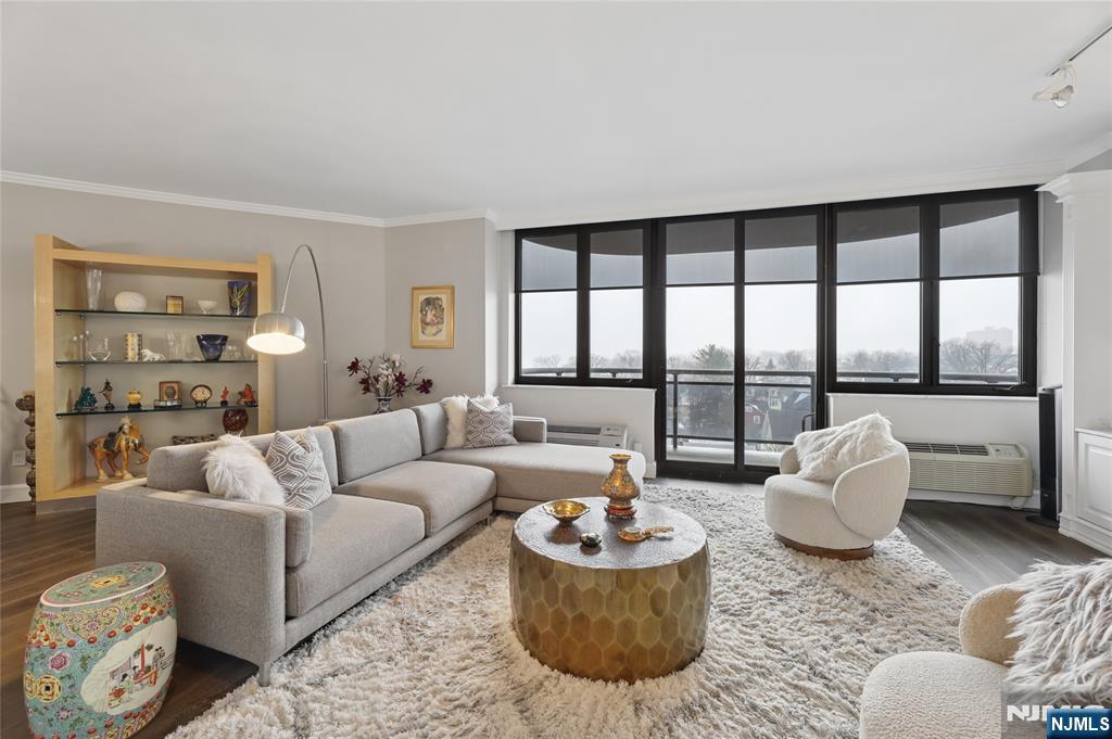 100 Carlyle Drive C09E