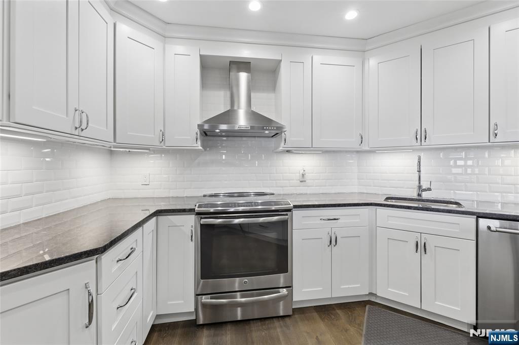 100 Carlyle Drive C09E