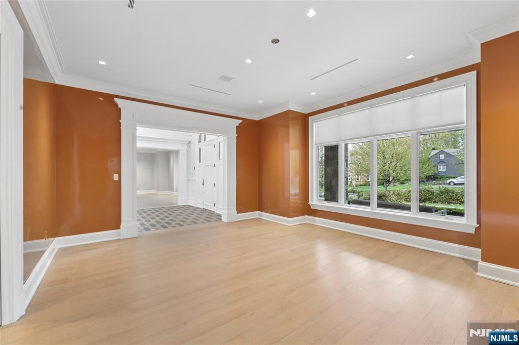 351 Lewelen Circle