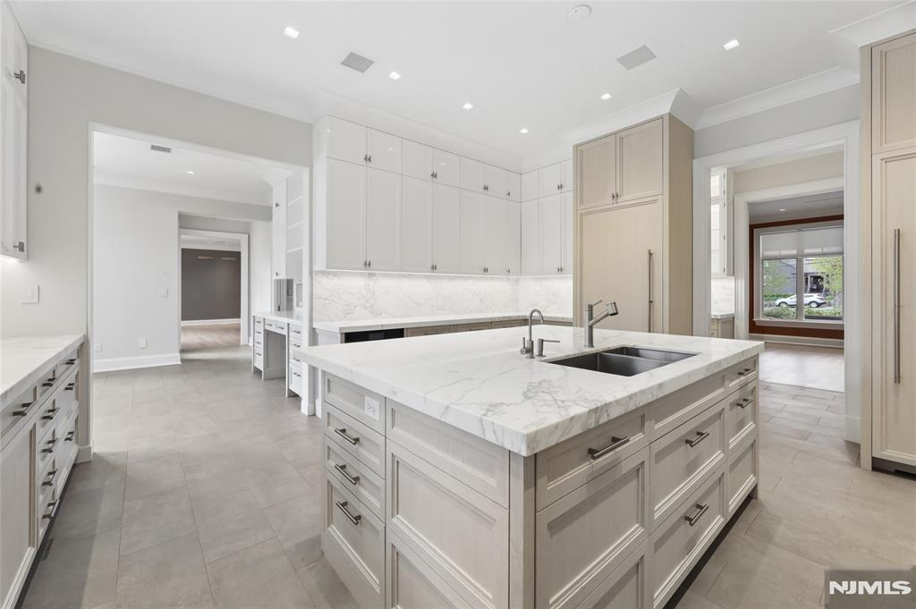 351 Lewelen Circle