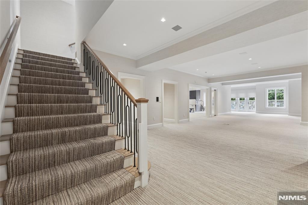 351 Lewelen Circle