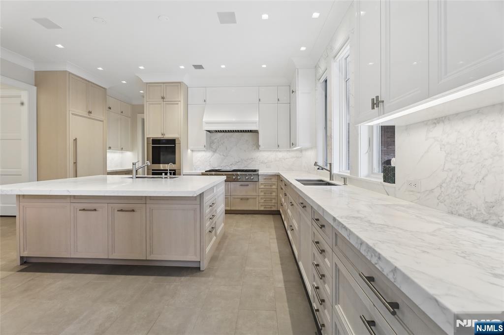 351 Lewelen Circle