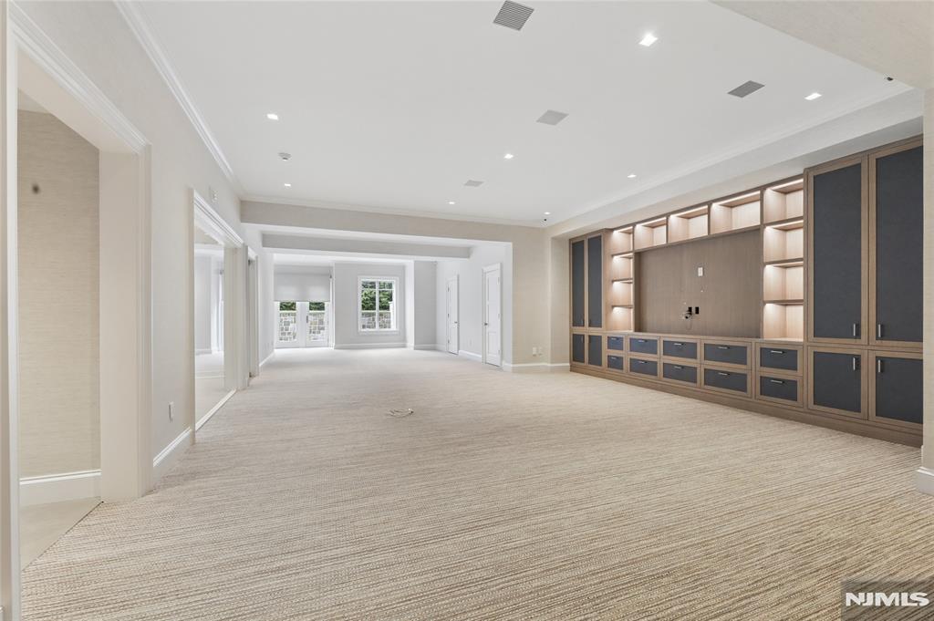 351 Lewelen Circle