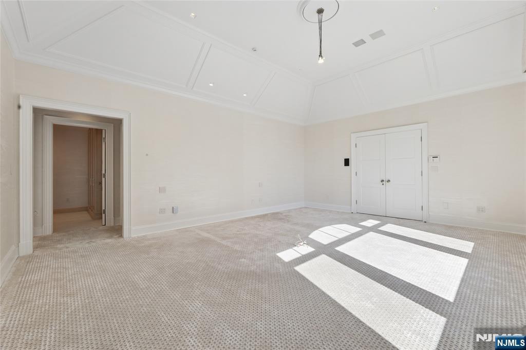 351 Lewelen Circle