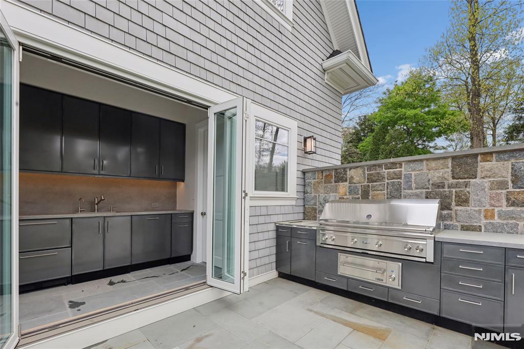 351 Lewelen Circle