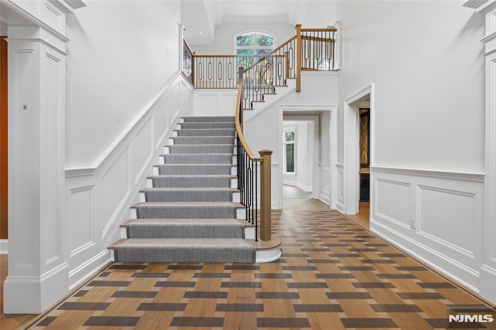 351 Lewelen Circle