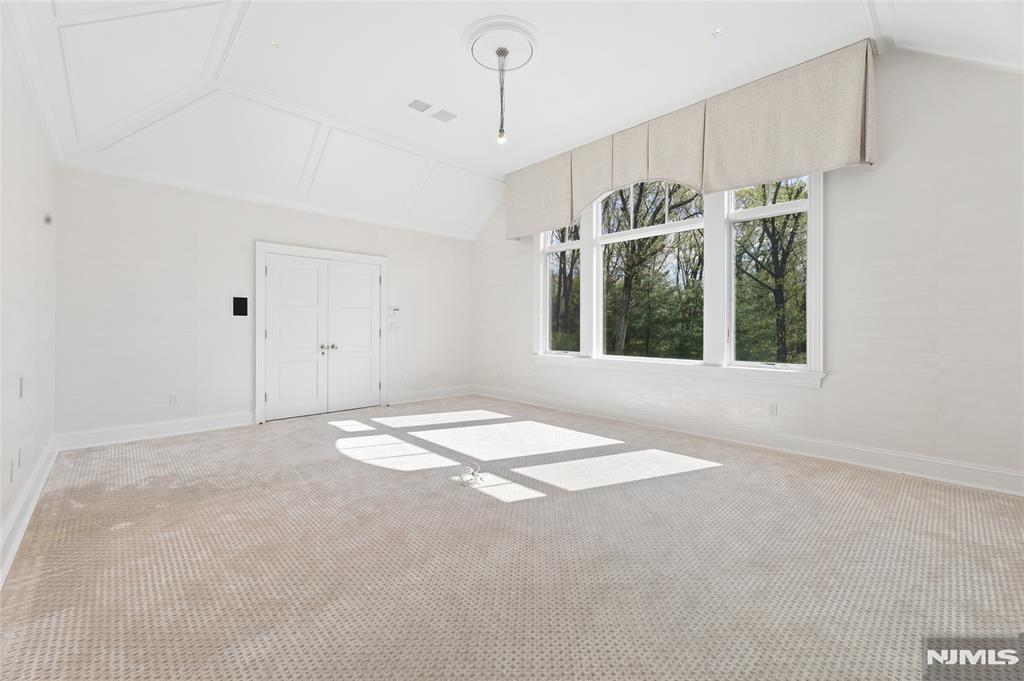351 Lewelen Circle