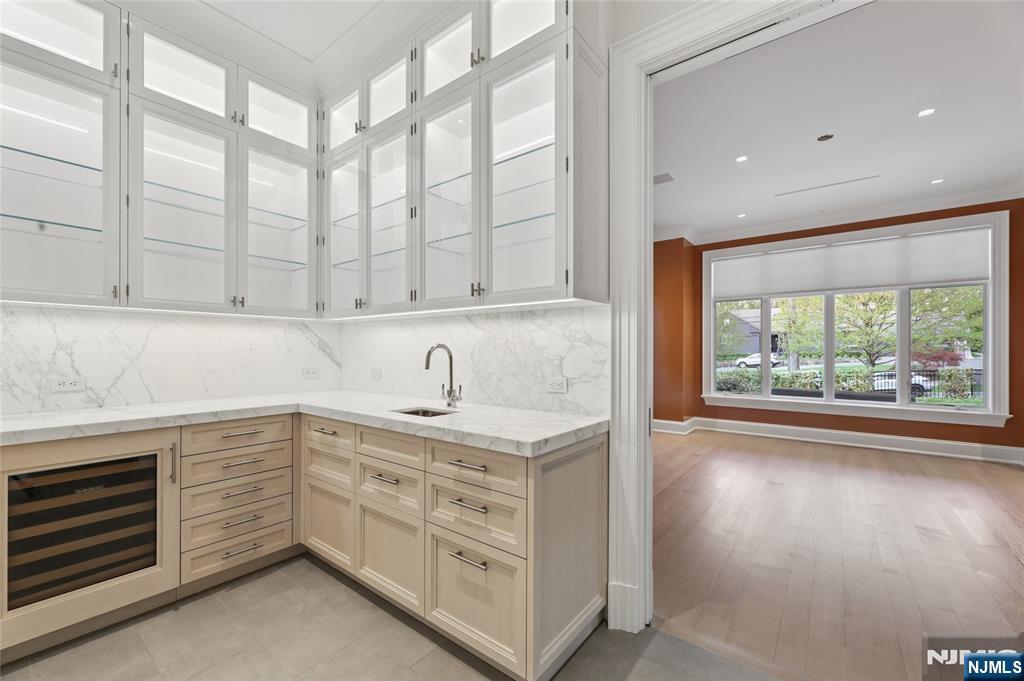 351 Lewelen Circle