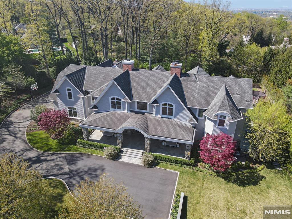 351 Lewelen Circle