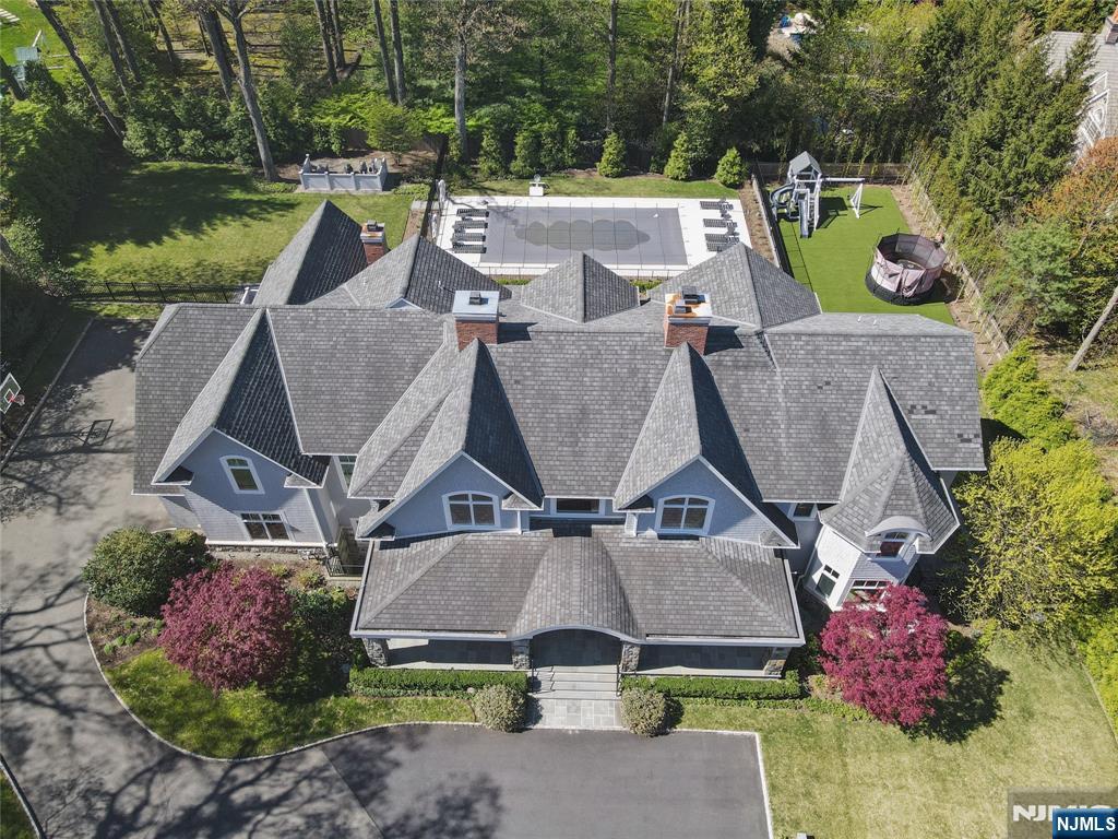 351 Lewelen Circle