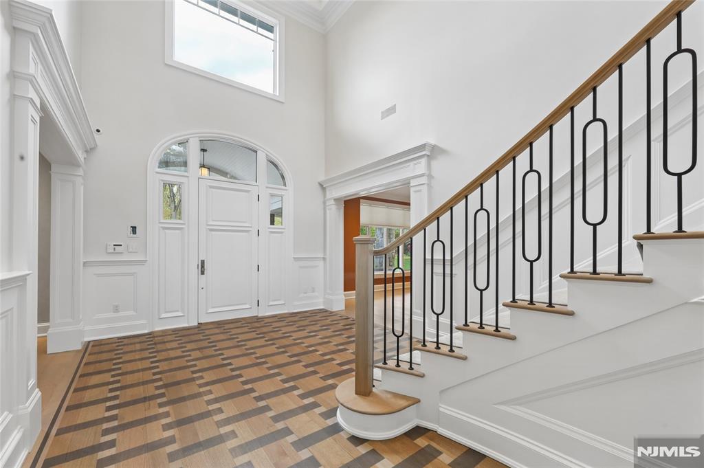 351 Lewelen Circle